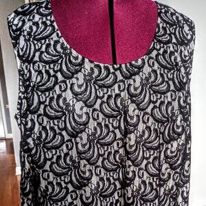 Avenue Studio B&W Lace Front Sleeveless Top